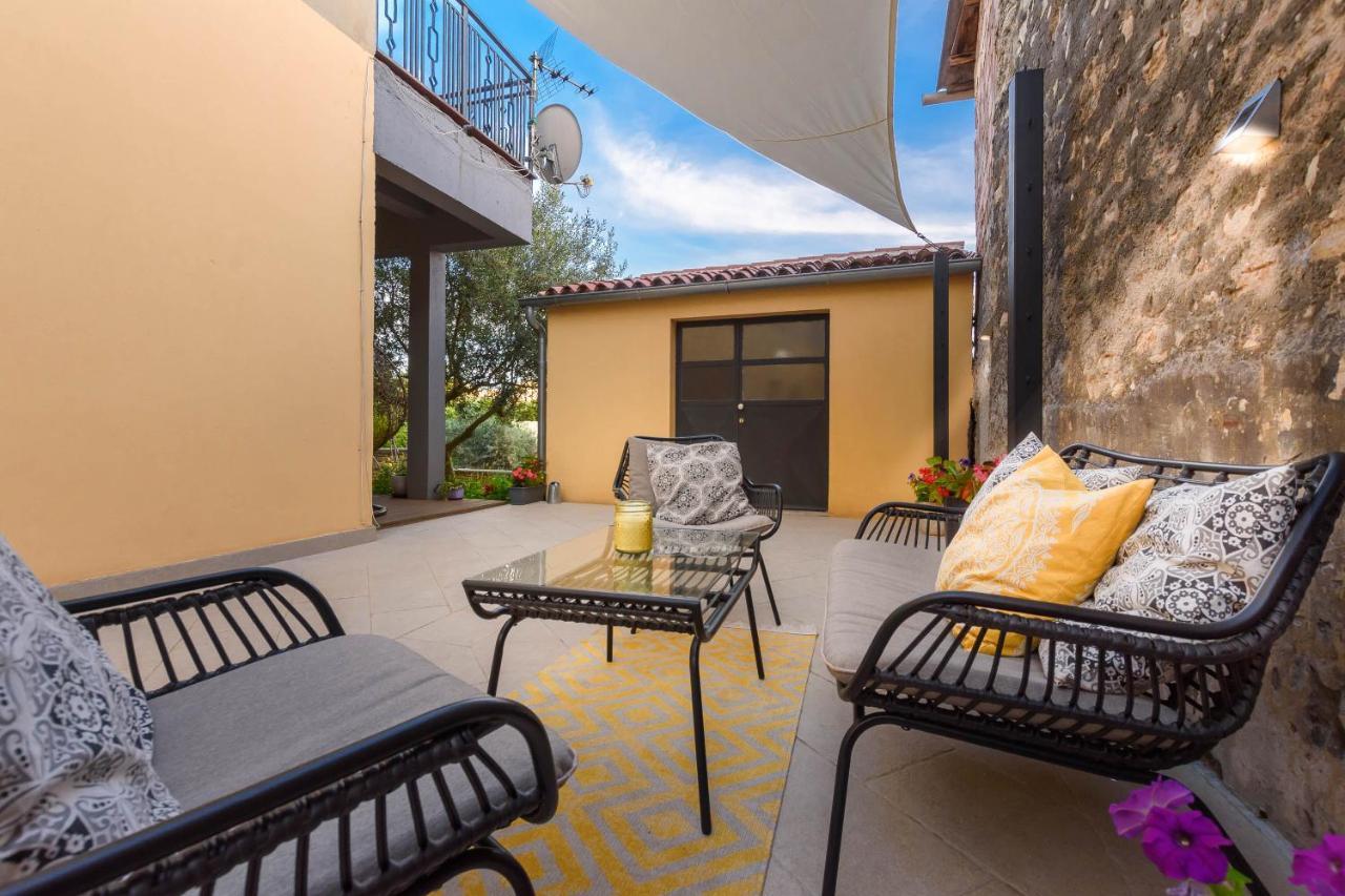 Apartment Macan, Beautiful Green Oasis Pula Luaran gambar